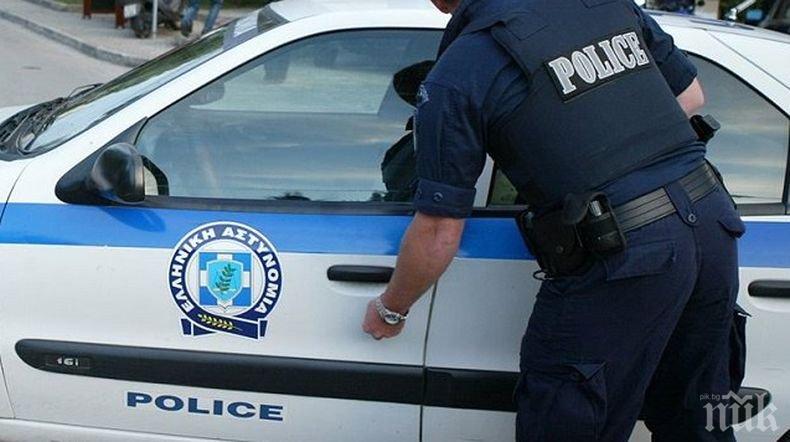 Акция! Полицията в Солун задържа трима пакистанци, държали мигранти като заложници