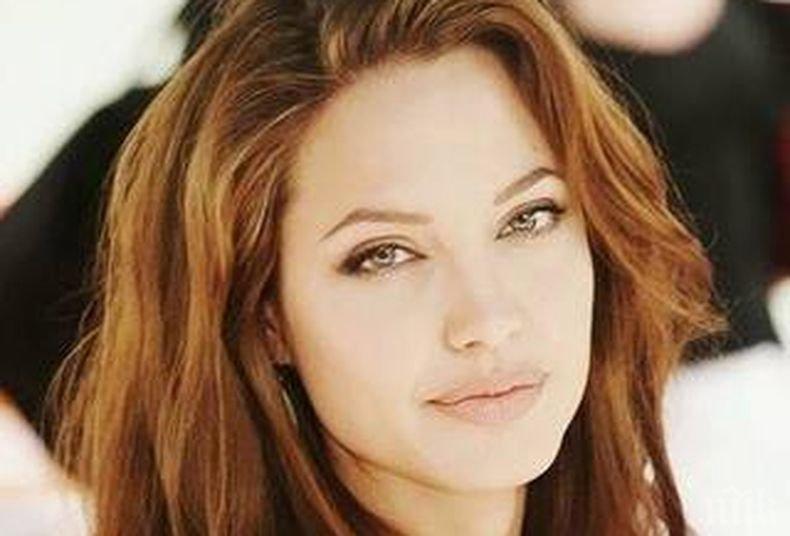 Анджелина Джоли разказа как се е променила от тийнейджърка до днес