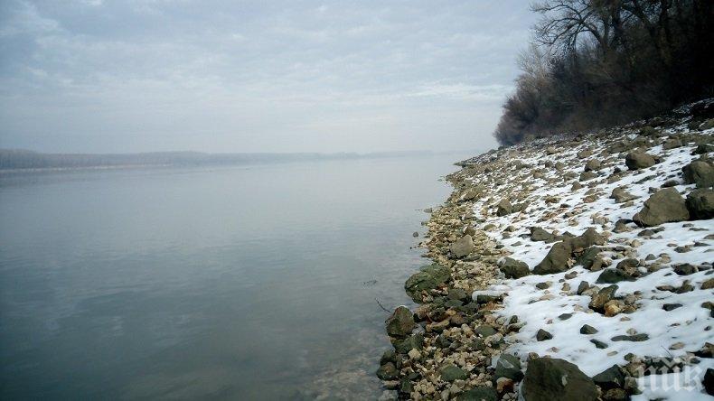 ЗЛОВЕЩО! Тяло на мъж изплува от Дунав