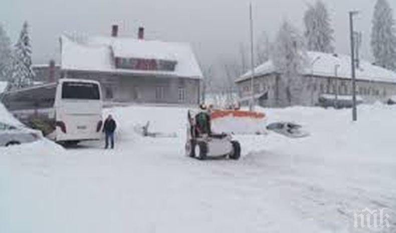 Сняг блокира Северна Албания