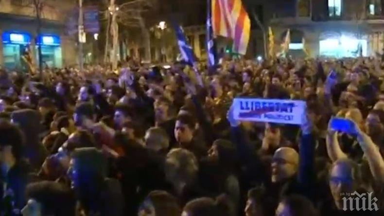 Хиляди на протест в Барселона срещу арестите на каталунски лидери