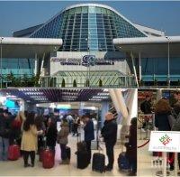 ЕКСКЛУЗИВНО И ПЪРВО В ПИК! Тотален хаос и безобразие на летище София - опашките са километрични, пътници чакат часове (ВИДЕО)