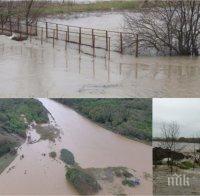 Велека се вдигна, ограничиха трафика в района на Ахтопол-Резово