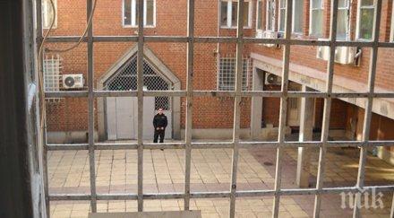 години затвор майка задушила чорап двегодишната дъщеря