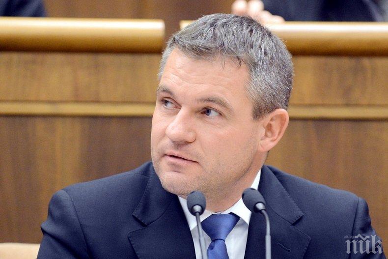 Премиерът на Словакия обясни защо от страната няма да бъдат гонени руски дипломати за момента