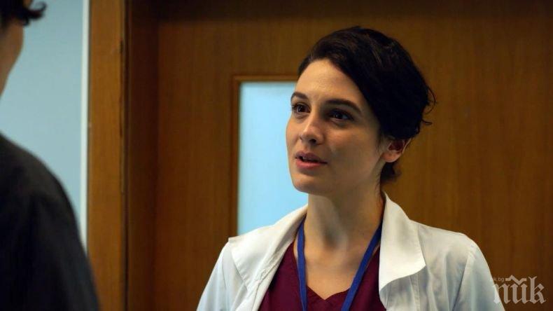 Майката на д-р Огнянова - красавица като нея! (СНИМКА)