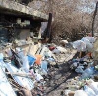 ТОВА НЕ Е ЖИВОТ! Откриха майка и син да живеят в землянка в Шумен