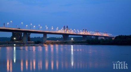 апи сменя лампите дунав мост