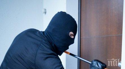 извънредно маскирана банда удари офиса голяма компания бургаски мол