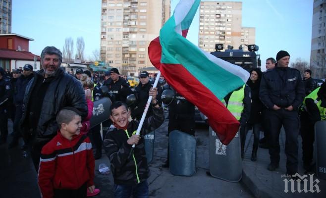 НАПРЕЖЕНИЕ! Красна поляна се вдига на бунт срещу цигани