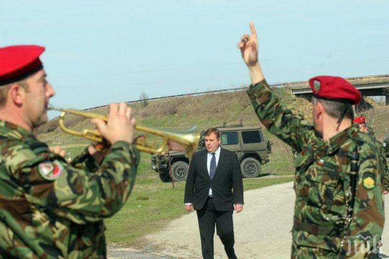 Вицепремиерът Красимир Каракачанов присъства на учение на Сухопътни войски в Белене (СНИМКИ)