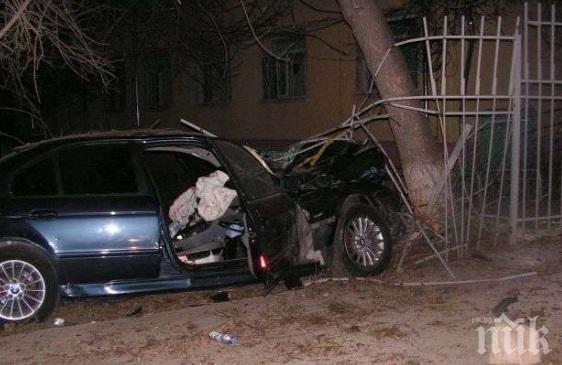 СТРАШНА ТРАГЕДИЯ! Момче и момиче загинаха при адска катастрофа в Разград