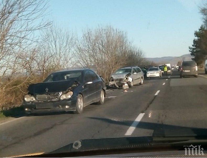 Сутрешни мелета в Бургаско! Петима ранени след 4 катастрофи само за час