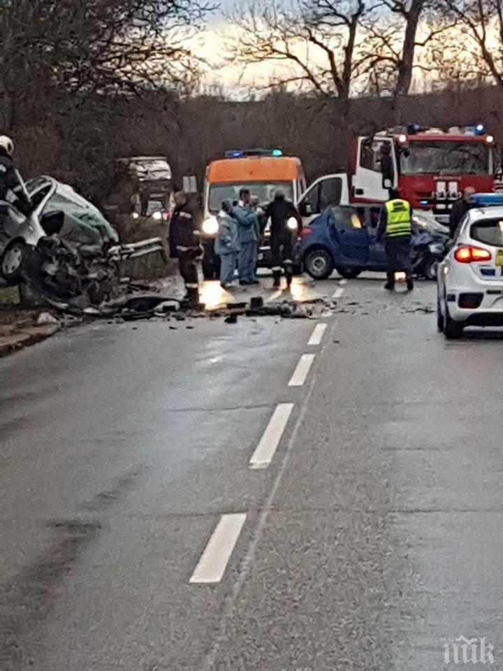 Ексклузивно! Първи снимки от мелето на пътя Ловеч-Троян
