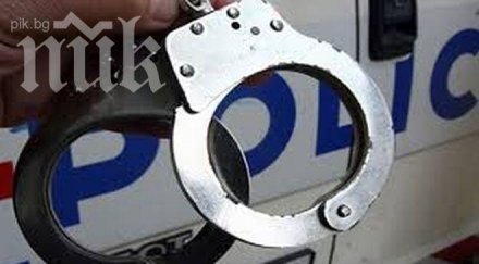 полицията задържа годишен младеж криминални регистрации