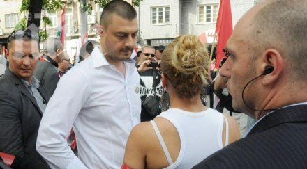 бареков яка охрана сирийски митинг