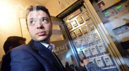 проверяват дипломата делян добрев