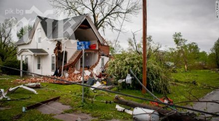 торнадо уби човек срина 100 сгради сащ