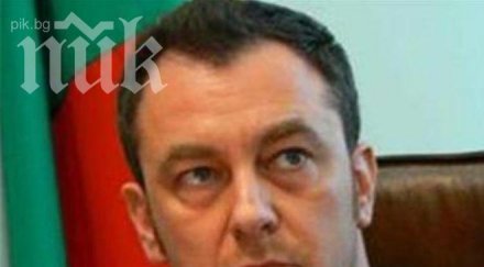 разпитват свидетели бившия шеф информационно обслужване