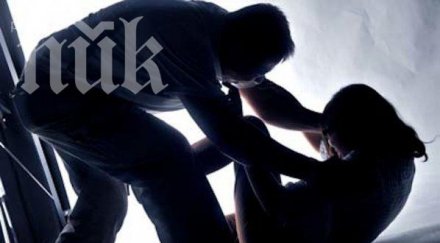 осем години затвор изверг изнасилил дъщеря