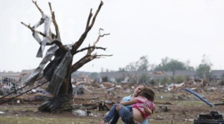жертвите чудовищния ураган оклахома вече болница 230