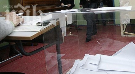 000 недействителни бюлетини една тях лозунг свобода смърт