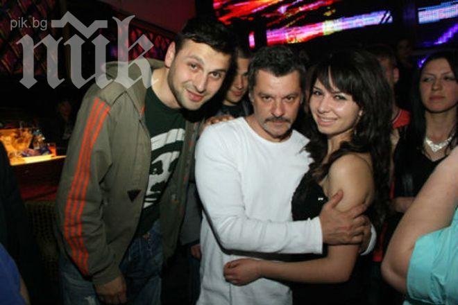 Куката и Косъма купонясват в дискотека в Благоевград