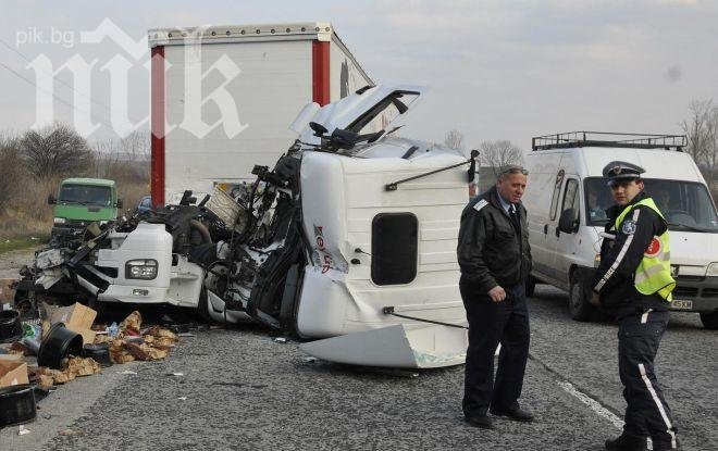 ТИР премаза шест коли до Враца