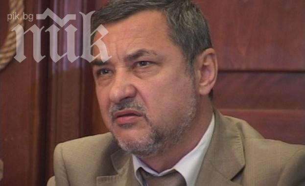 Валери Симеонов подхваща чрез прокурори Волен