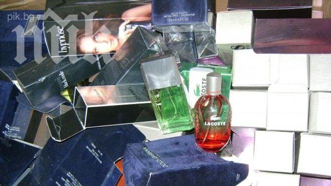 Хванаха над 1000 парфюма-менте, скрити в куфари