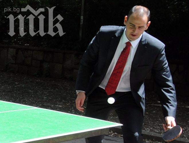 Спортният министър ще води час по физическо