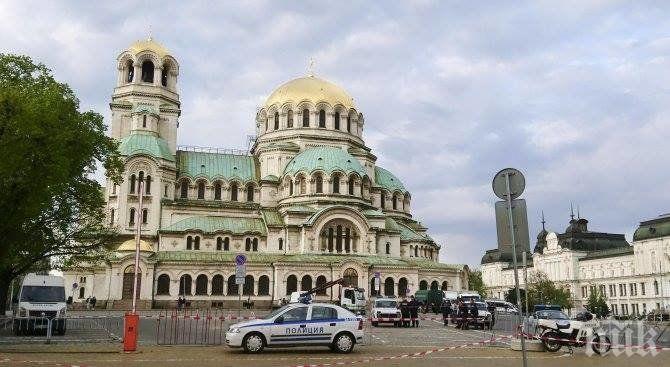 Полицията проверява храмовете в София преди Великден
