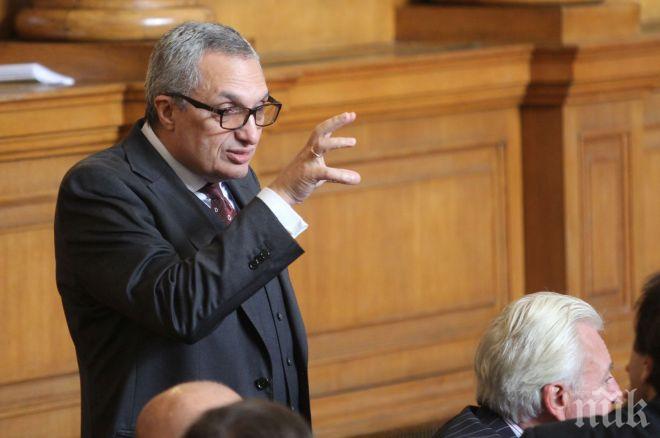 Теменужките на Костов цъфнаха! Командира е в еуфория