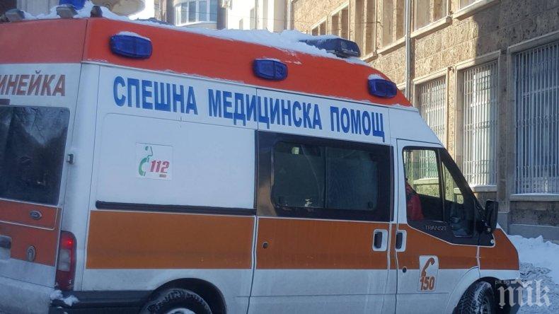 Момиче припадна в центъра на Враца - хвърчат линейки