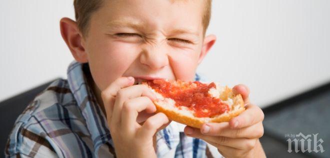 БЕЗОБРАЗИЕ! Нашенската лютеница двойно по-евтина в Англия