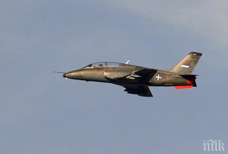 Военен самолет се разби в Събрия, единият пилот загина