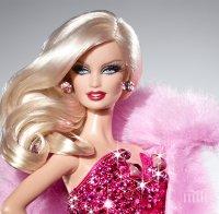 Мания! Бизнесмен събира кукли Барби