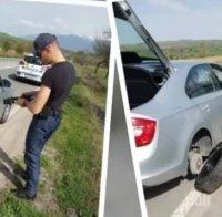 ХИТ В НЕТА! Полицай помага на момичета, сменя гумата на кола