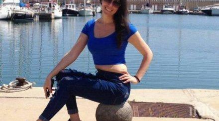 страшна трагедия нелепа смърт застигна млада българка малта двуетажният открит автобус ударил клон снимки
