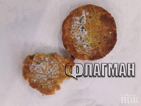 ЗЛОВЕЩО! Бургаска майка пропищя, пробутали й мухлясали картофени кюфтета 
