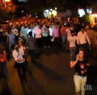 Над 16 000 души излязоха на протест в Ереван срещу премиера