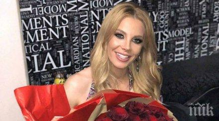 емилия нова изненада феновете снимки