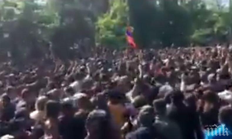 От полицията предупредиха протестиращите в Ереван за възможно използване на специални средства