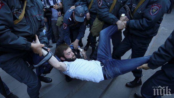 Десетки арести в седмия ден на протести в Армения
