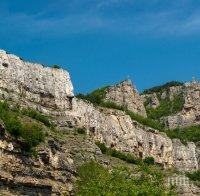 Спасиха алпинистка, паднала от скала над село Лакатник