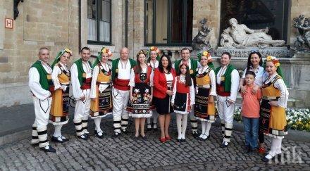 уникално голямо българско хоро изви сърцето европа снимки