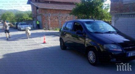 майка деца изтръпнаха хлапак колело налетя шевролета