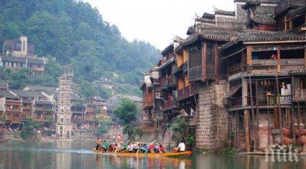 ужас китай загинаха неизвестност инцидент лодки видео