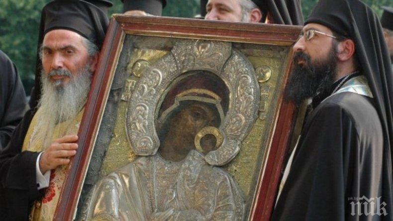Богородица от Бачковския манастир цери онкоболни
