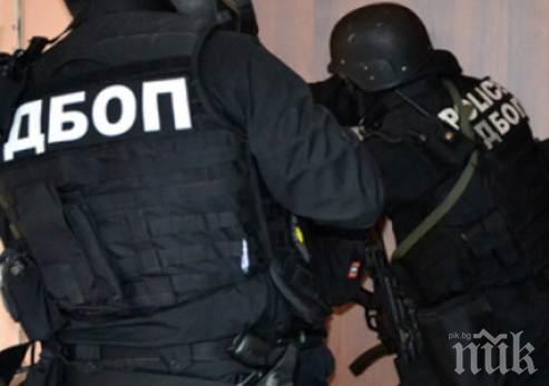 Хвърчат патрулки и щракат белезници: Акции срещу дрогата в Пловдивско, има много арестувани